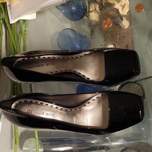 High heel shoe